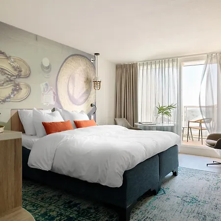 Carlton Hotel 4*