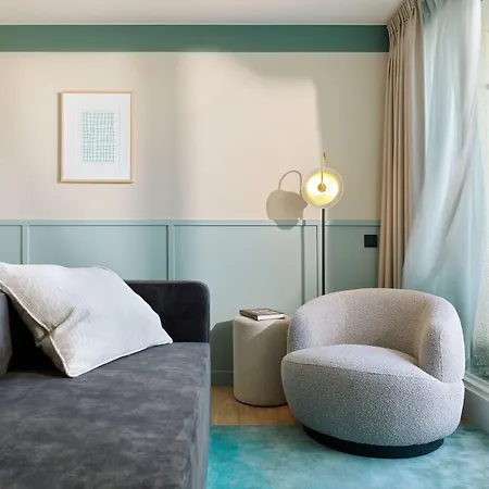 Carlton Hotel 4*