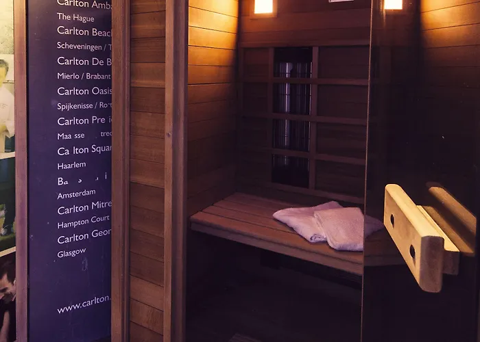 卡尔顿海滩 酒店