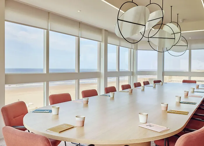 Carlton Отель 4*